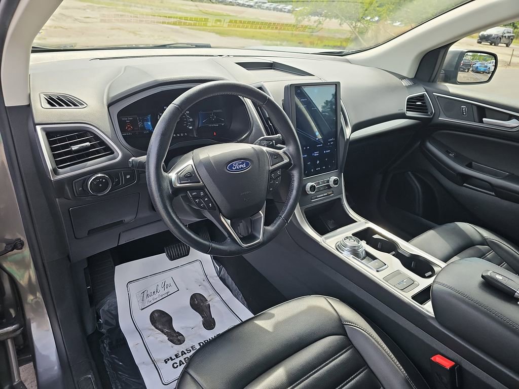 Used 2023 Ford Edge SEL image 19
