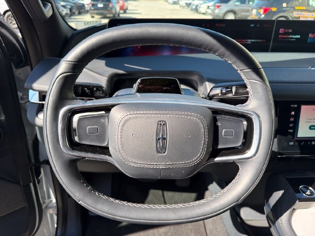 New 2026 Lincoln Navigator Reserve w/ Jet Appearance Package AWD/4WD image 24