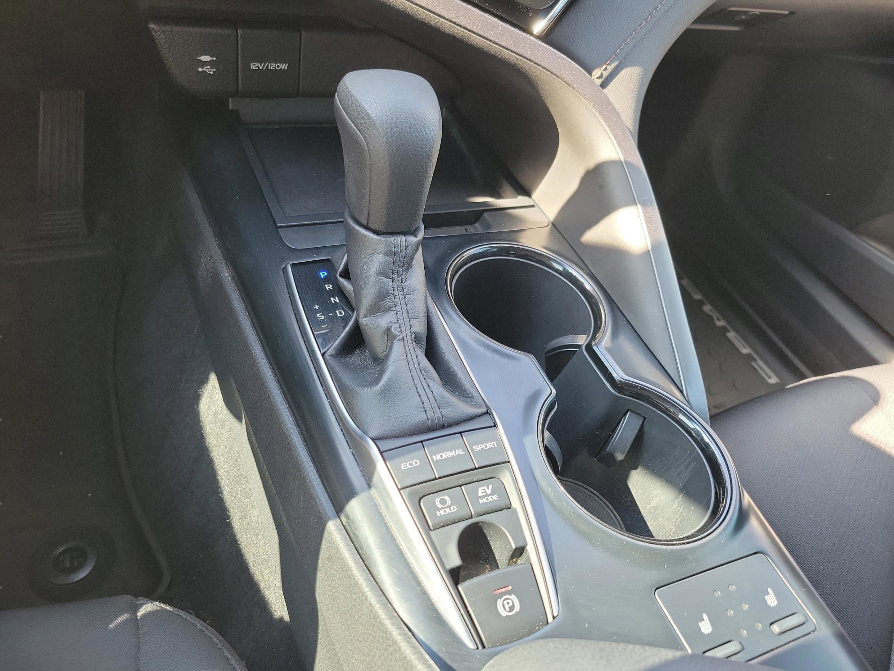 Used 2018 Toyota Camry LE image 17