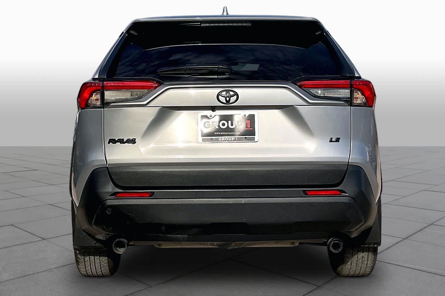Used 2025 Toyota RAV4 LE FWD image 5