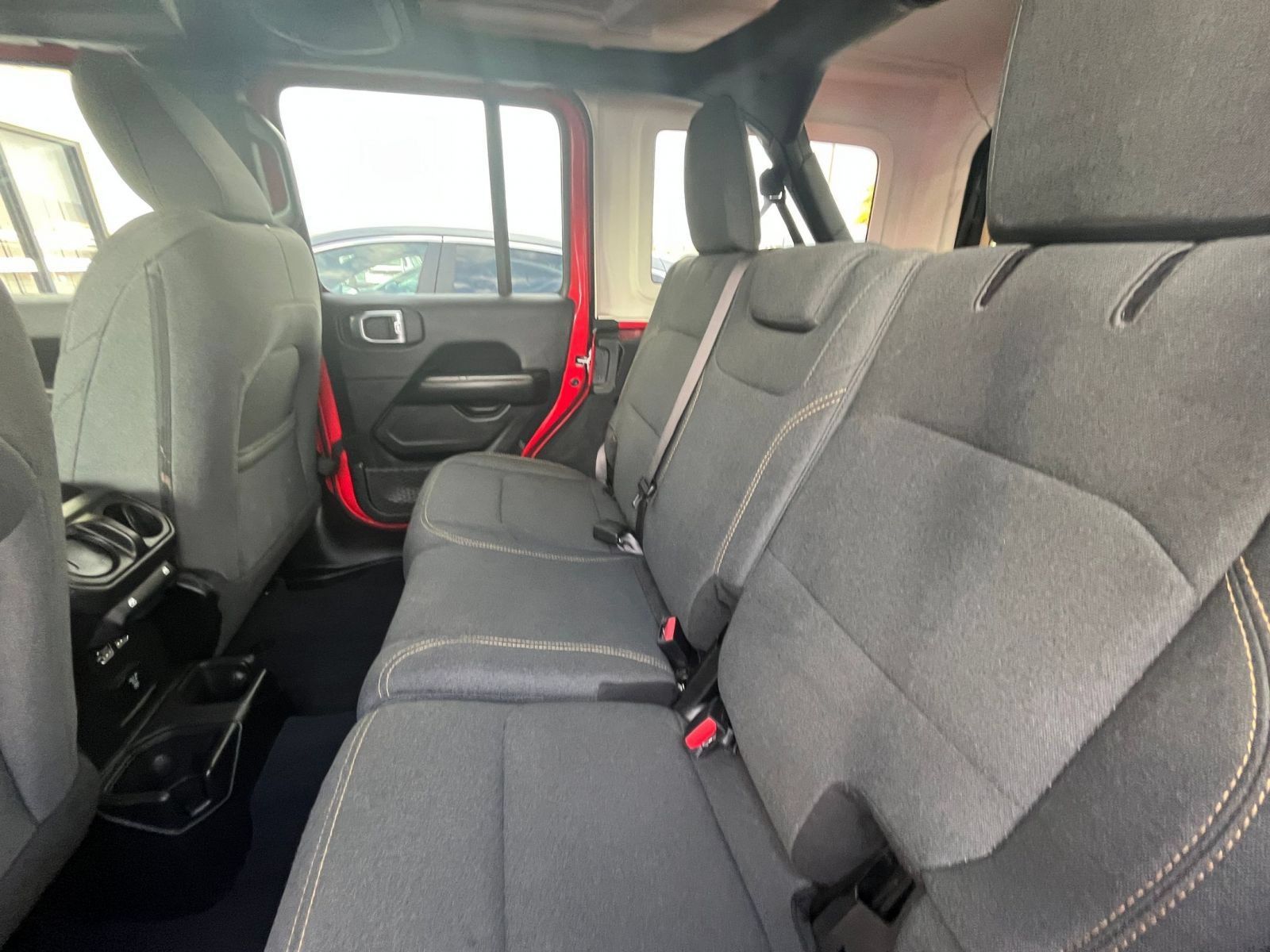 Used 2025 Jeep Wrangler Unlimited Sahara AWD/4WD image 25