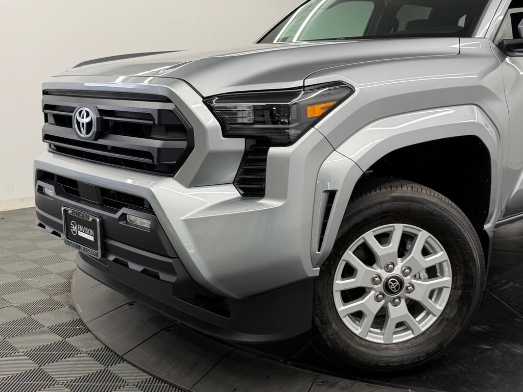 Used 2026 Toyota Tacoma SR5 AWD/4WD image 4
