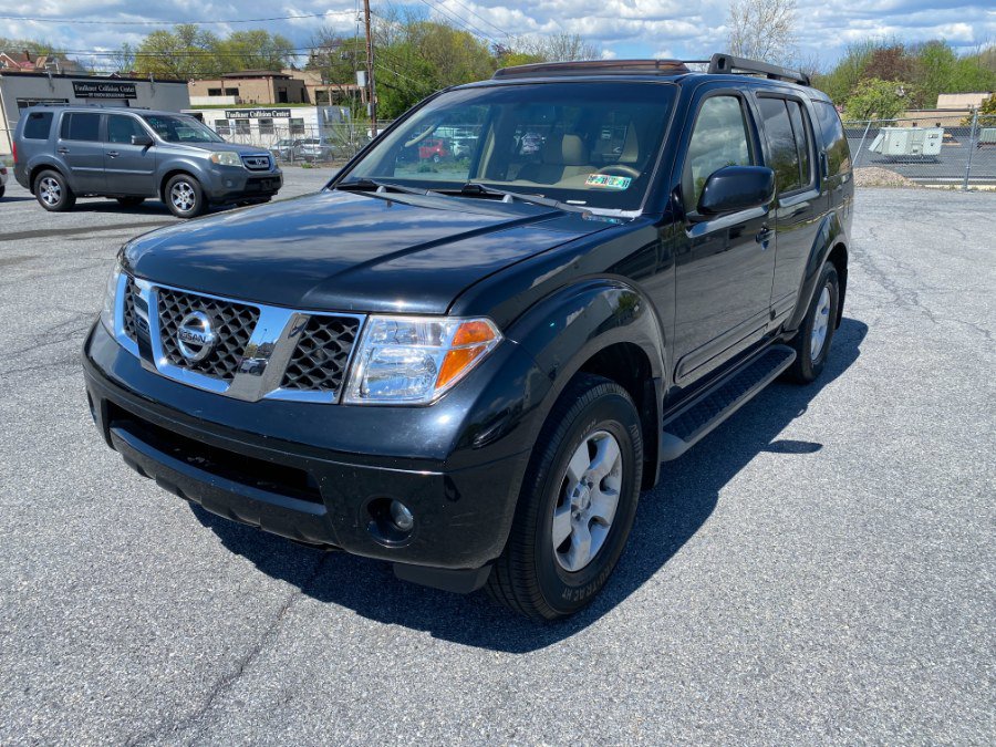 Used 2007 Nissan Pathfinder SE w/ SE Premium Pkg image 1
