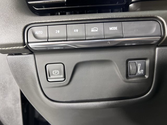 Certified 2023 Cadillac Escalade Premium Luxury AWD/4WD image 18