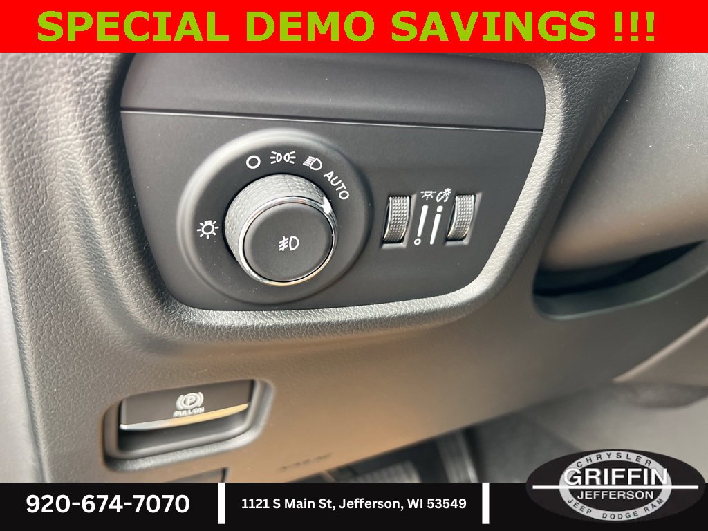 New 2025 Jeep Grand Cherokee L Summit w/ Obsidian Package image 23