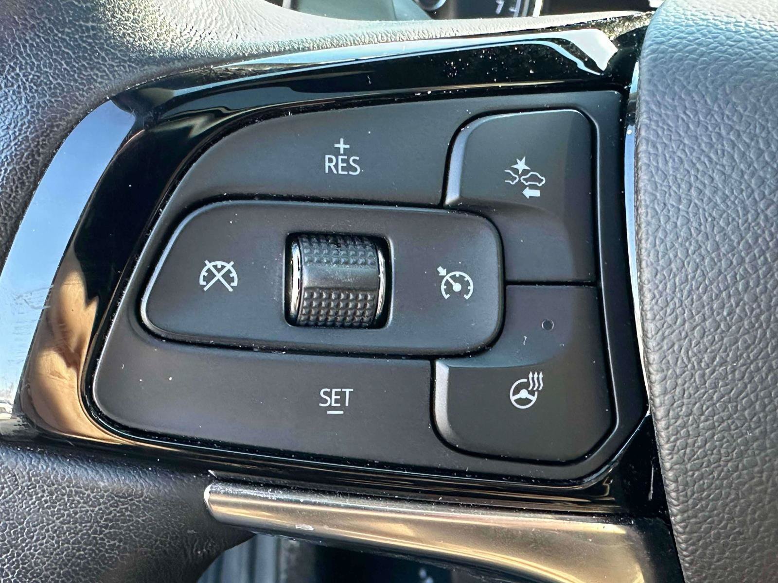 Used 2024 Buick Enclave Essence w/ Experience Buick Package AWD/4WD image 16
