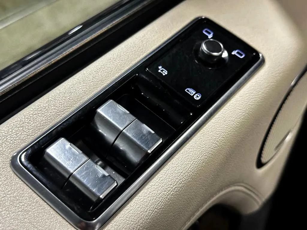 Used 2019 Land Rover Range Rover Supercharged AWD/4WD image 22