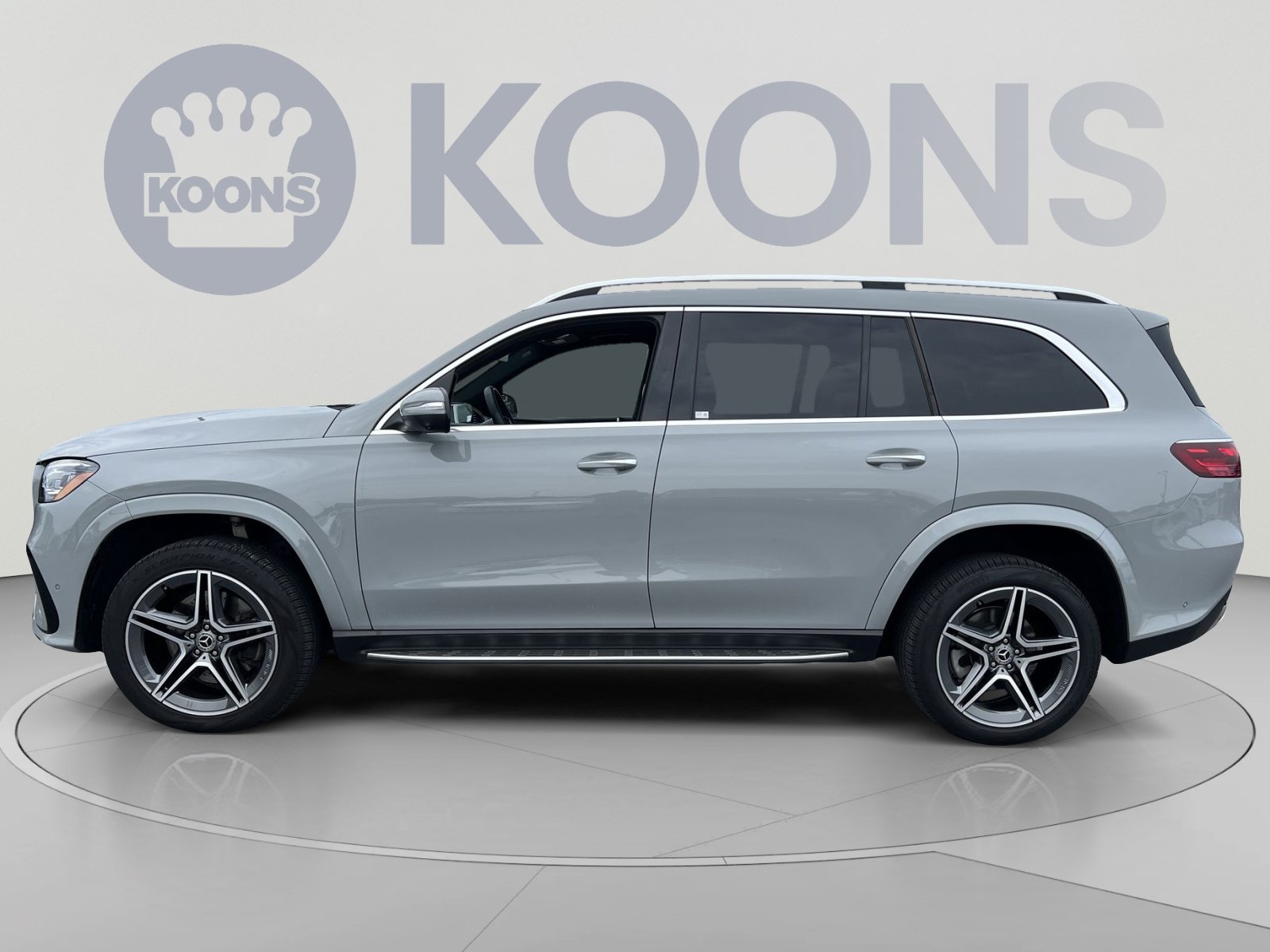 Used 2026 Mercedes-Benz GLS 450 4MATIC image 2