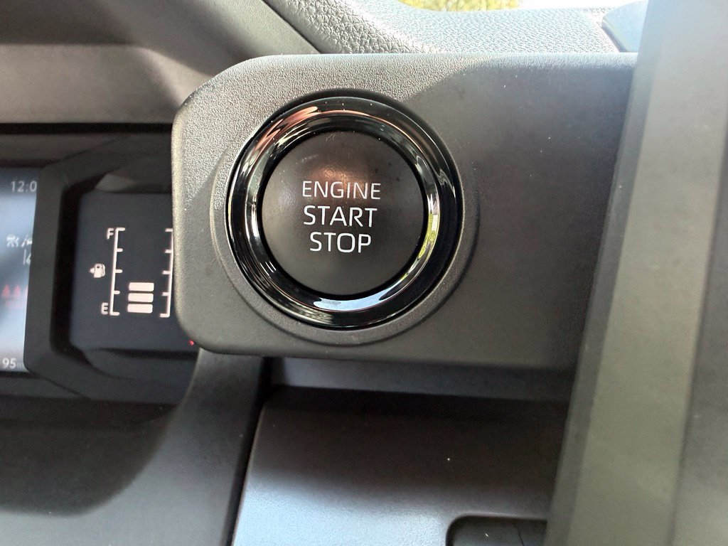 Certified 2025 Toyota Tacoma SR5 AWD/4WD image 24
