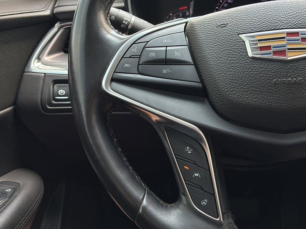 Used 2017 Cadillac XT5 Luxury w/ Driver Awareness Package FWD image 10