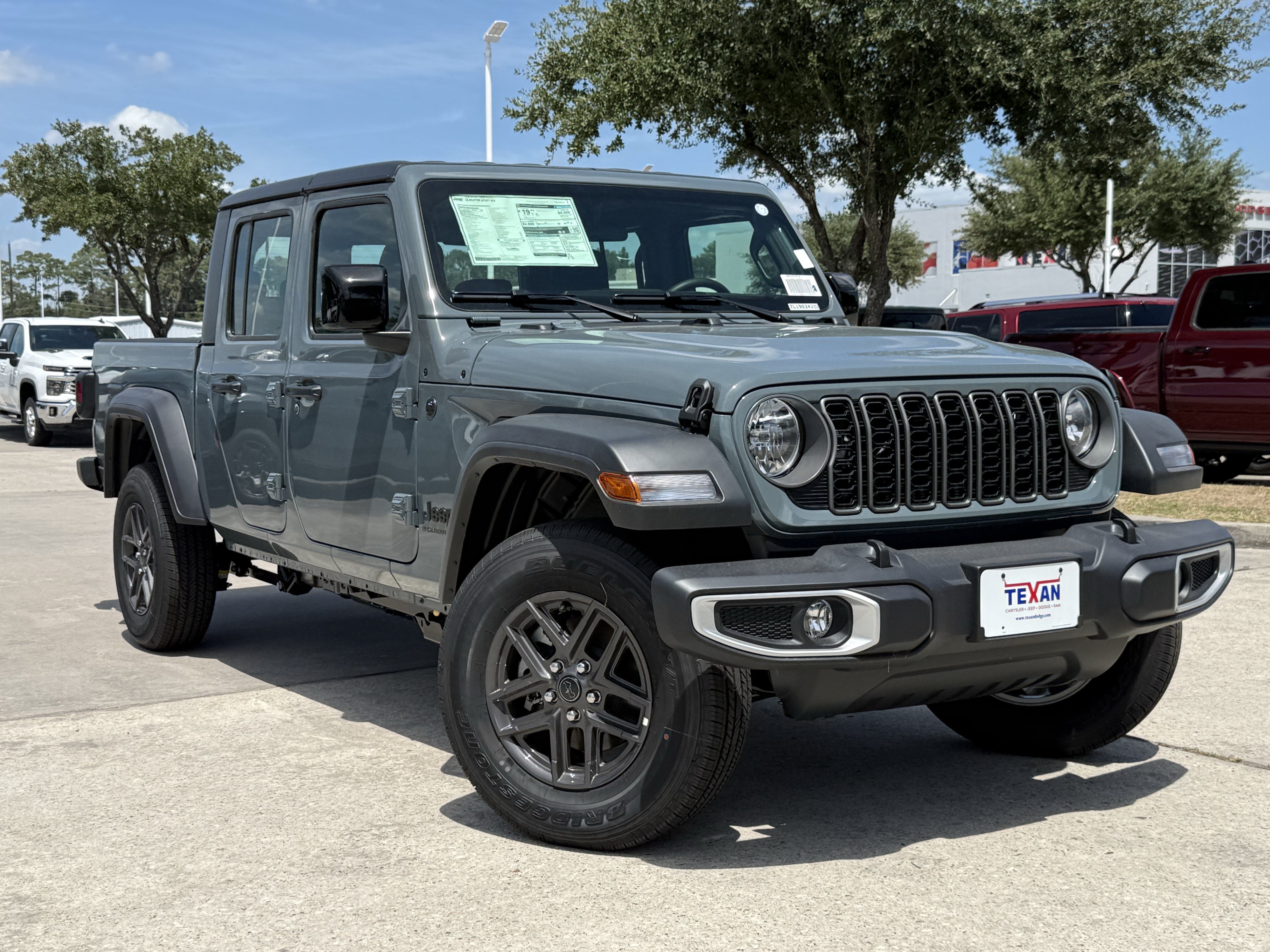 New 2026 Jeep Gladiator Sport AWD/4WD image 2