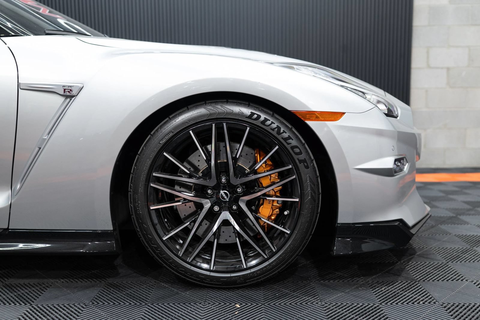 Used 2024 Nissan GT-R Premium w/ Floor Mat Package AWD/4WD image 17