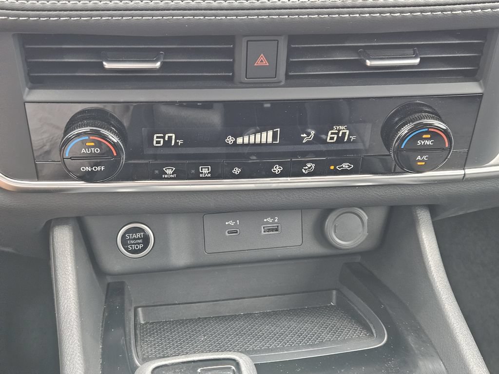 Certified 2023 Nissan Rogue SV FWD image 14