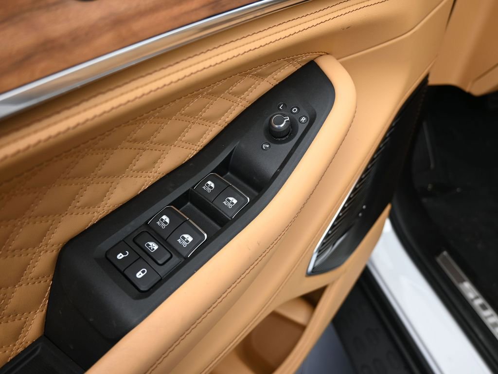 New 2025 Jeep Grand Cherokee Summit image 14