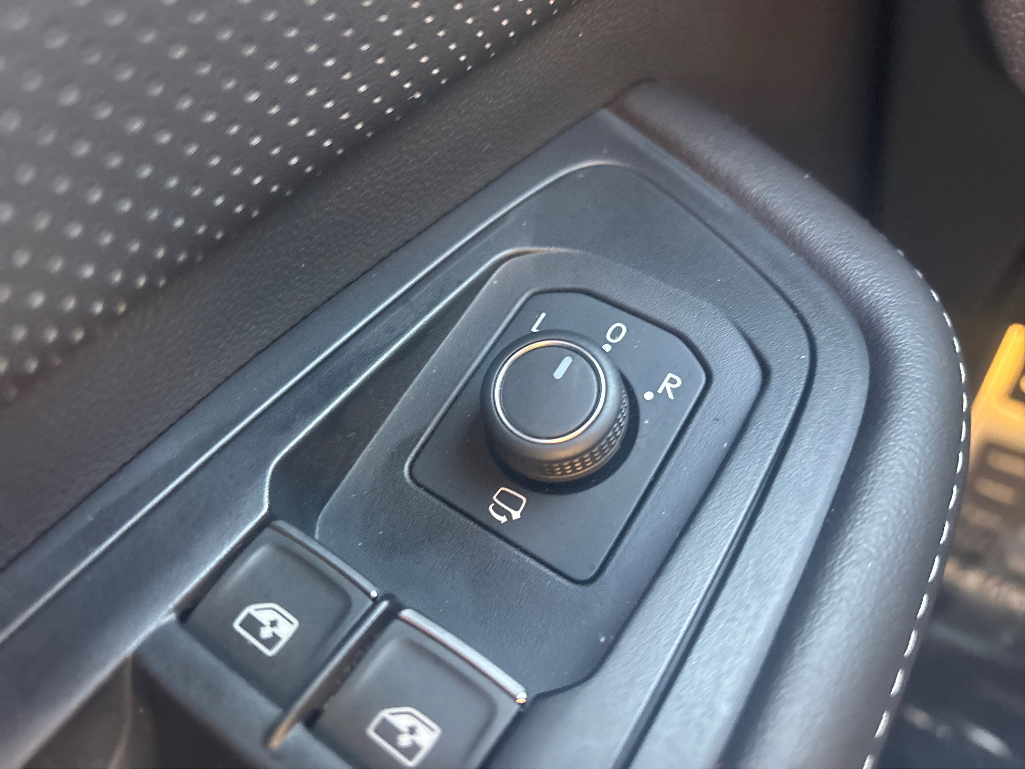 Used 2025 Volkswagen Atlas Cross Sport SEL Premium R-Line image 53