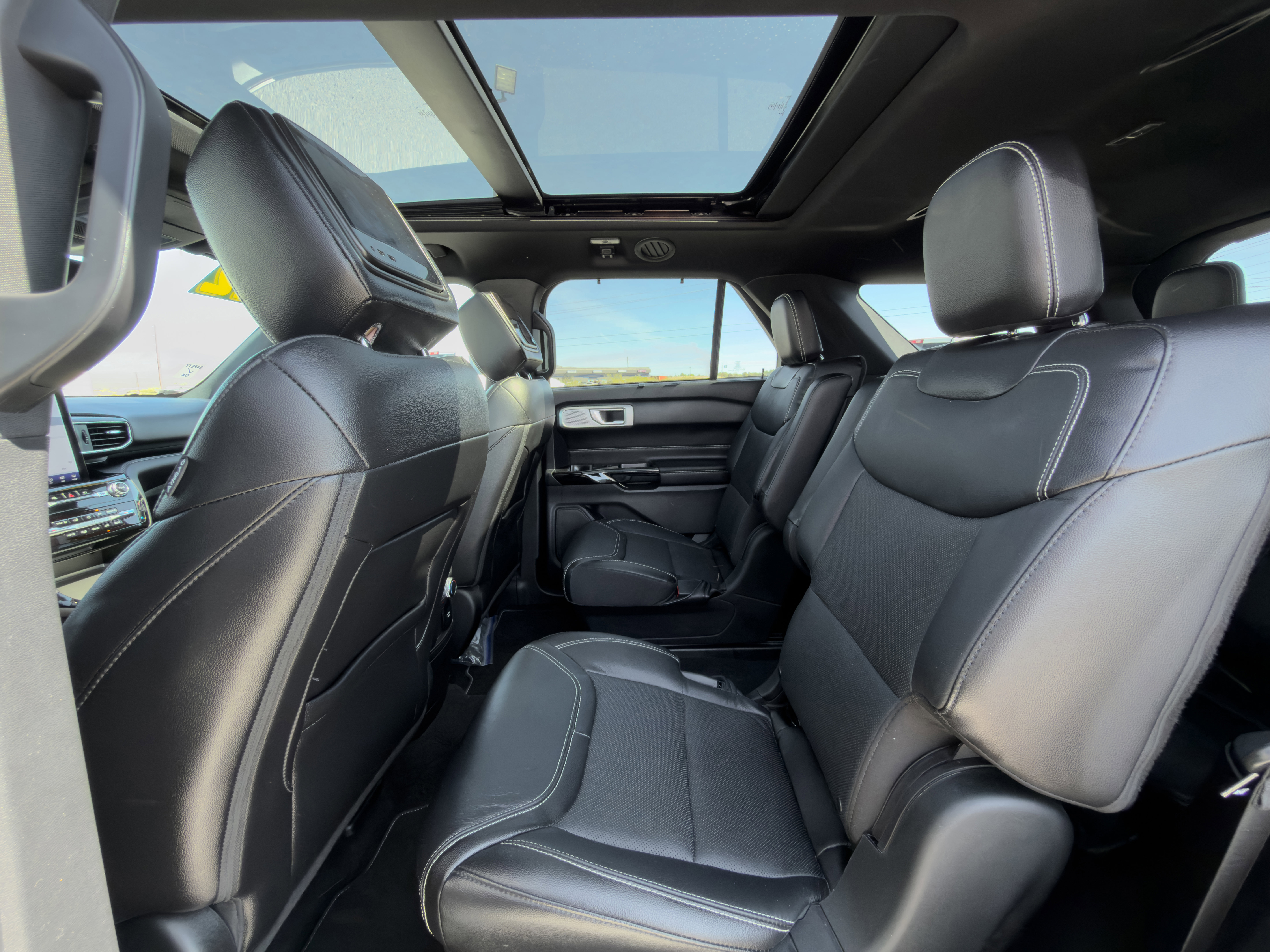 Used 2022 Ford Explorer ST w/ Equipment Group 401A image 13