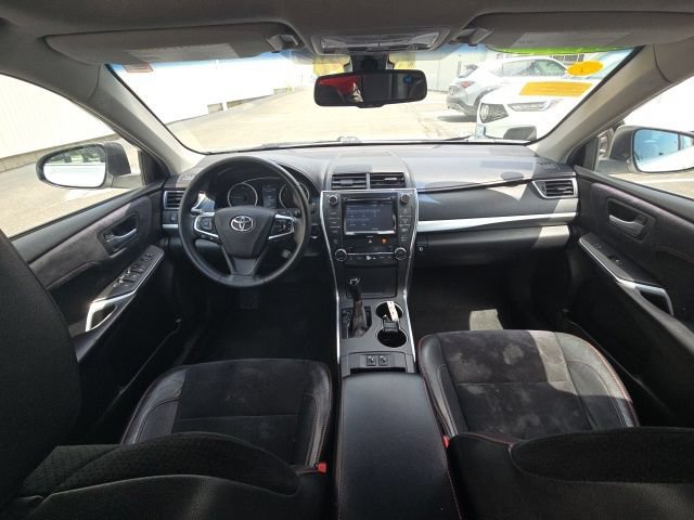 Used 2017 Toyota Camry XSE w/ Moonroof Package FWD image 10