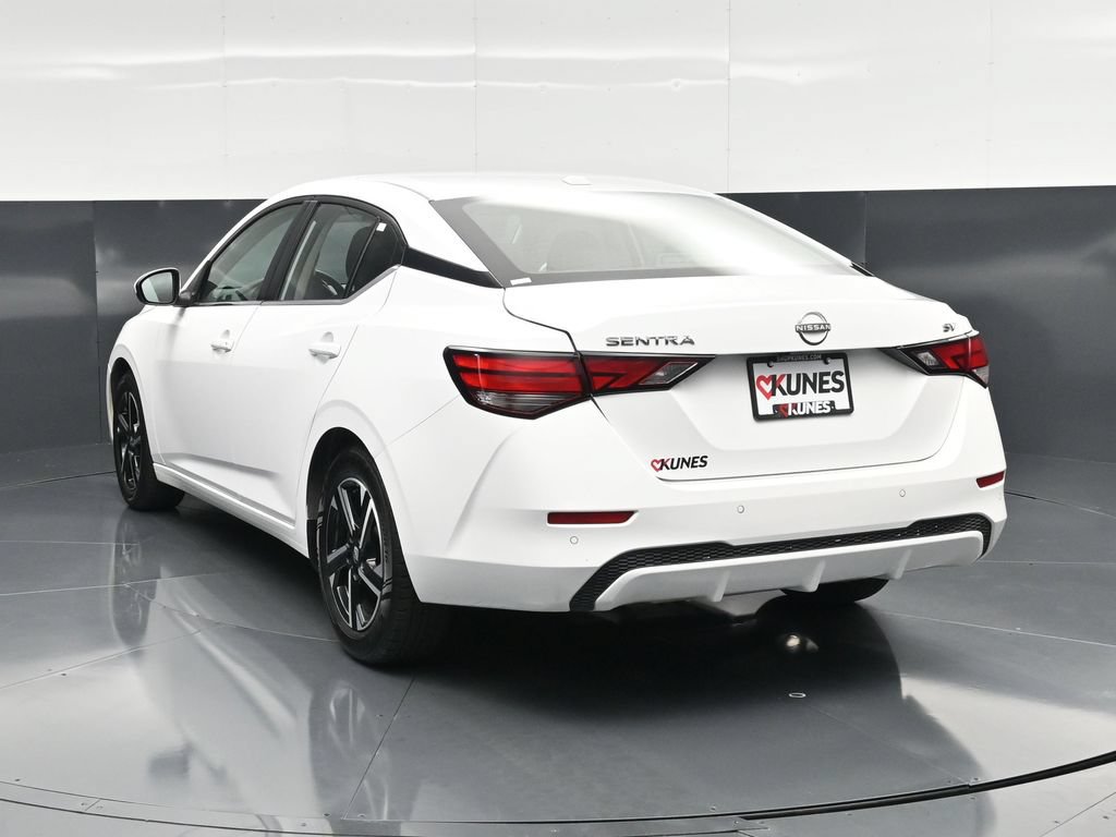 Used 2024 Nissan Sentra SV FWD image 10