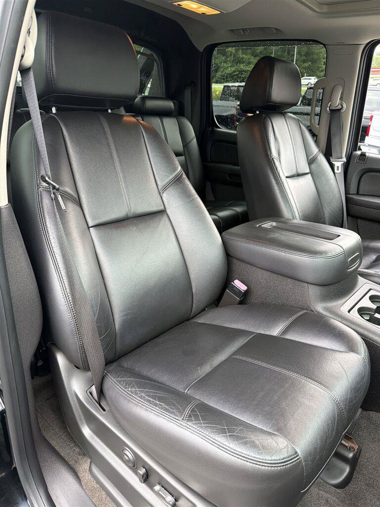 Used 2008 Chevrolet Avalanche LT w/ LT Preferred Equipment Group RWD image 24