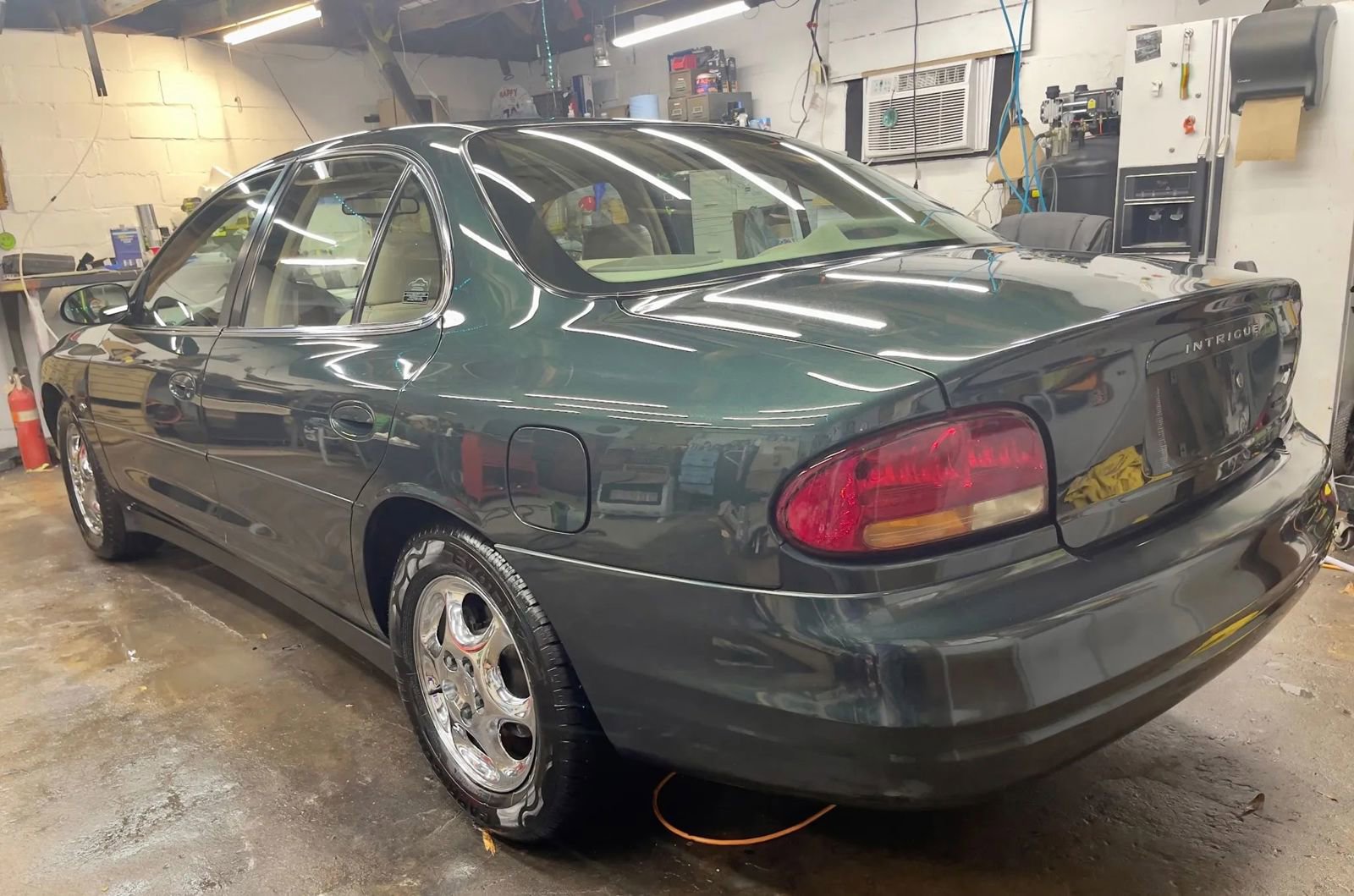 Used 1999 Oldsmobile Intrigue GL image 33