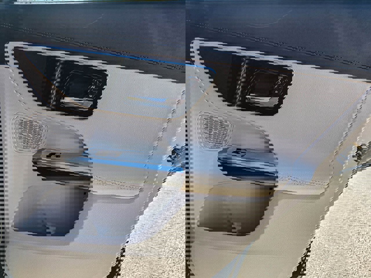 Used 2024 Mercedes-Benz GLC 300 GLC 300 image 36