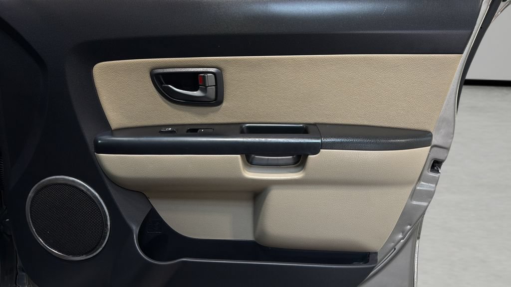 Used 2011 Kia Soul ! FWD image 9