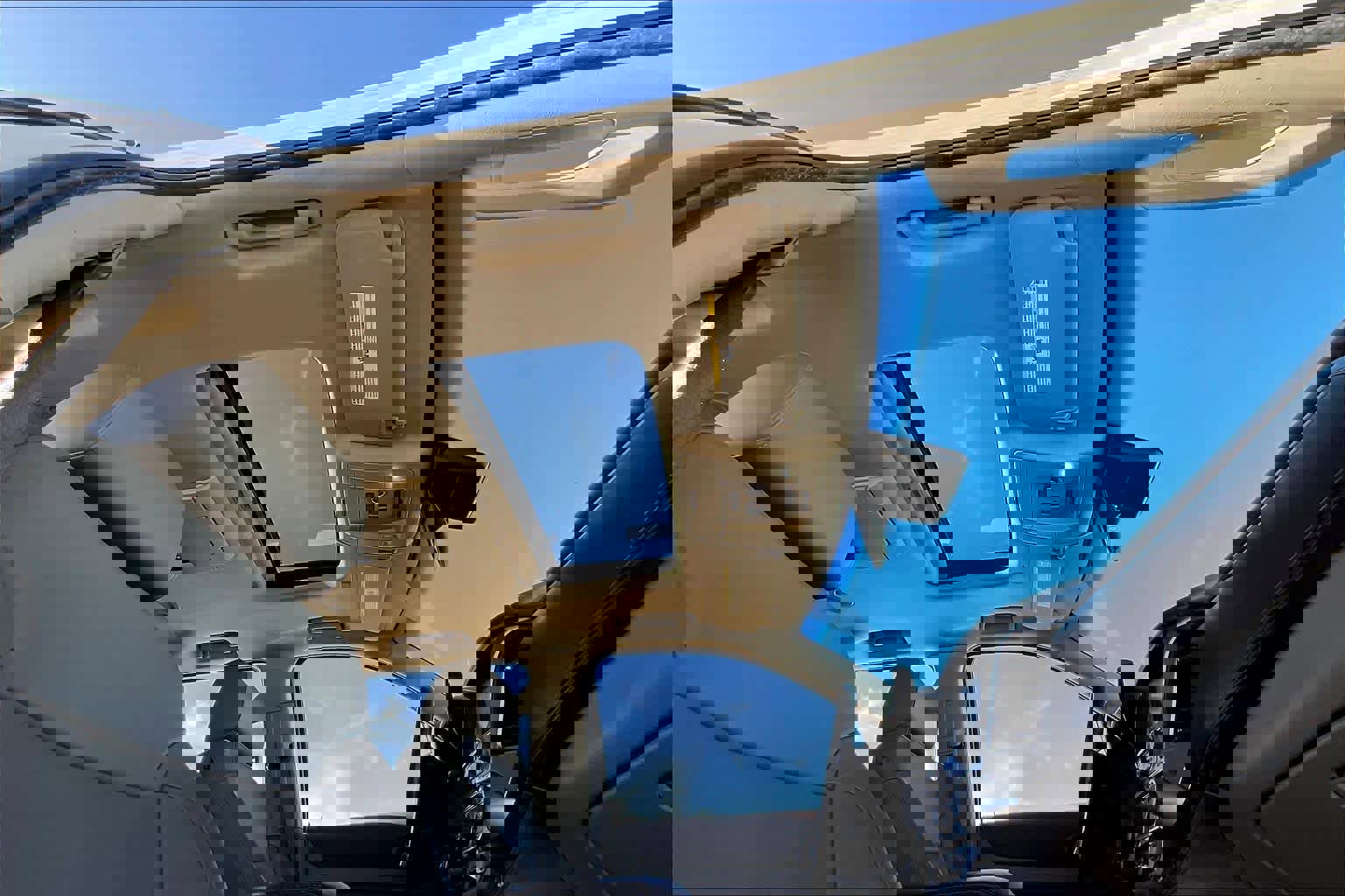 Used 2015 Chevrolet Suburban LT image 14