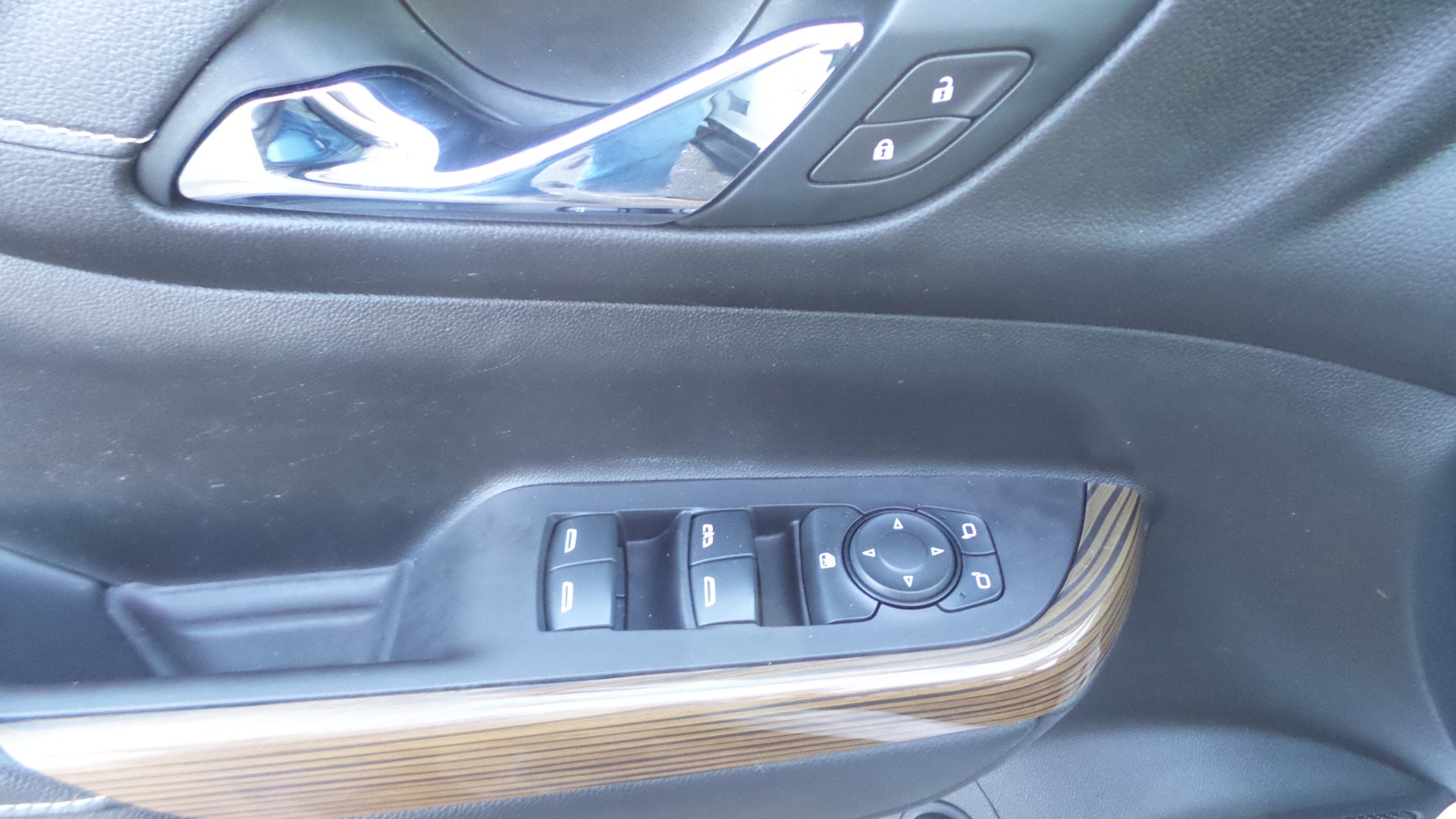 Used 2021 GMC Acadia SLE w/ Driver Convenience Package AWD/4WD image 13