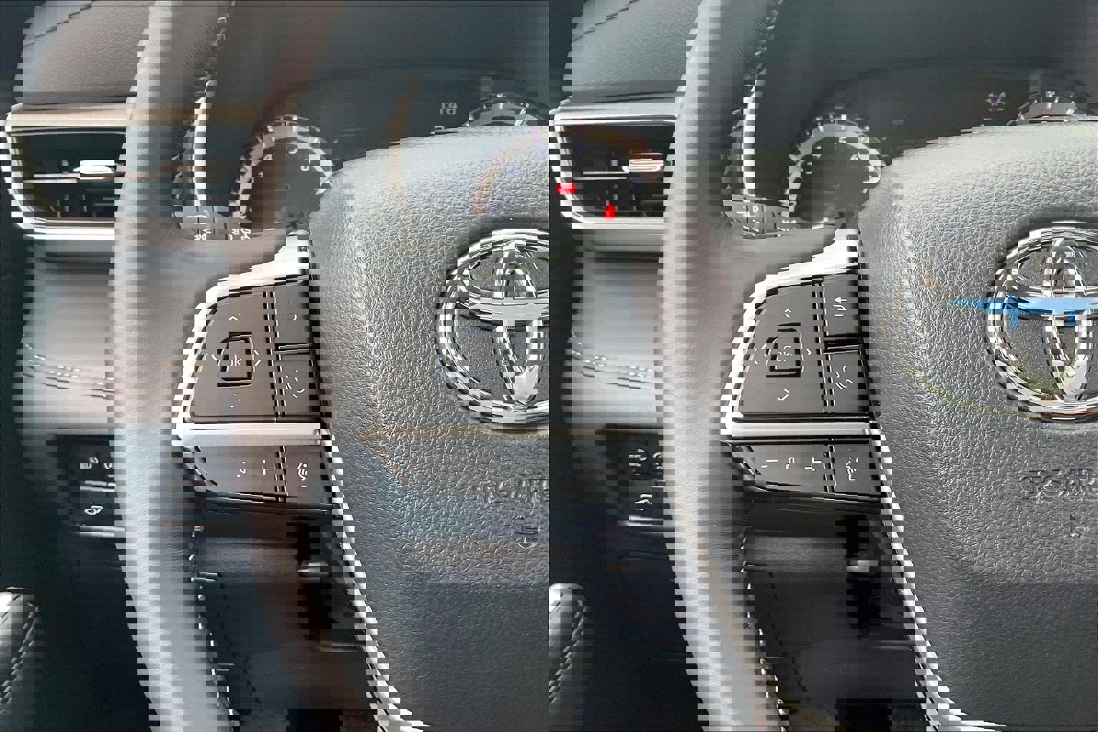 Used 2025 Toyota Highlander XLE image 23