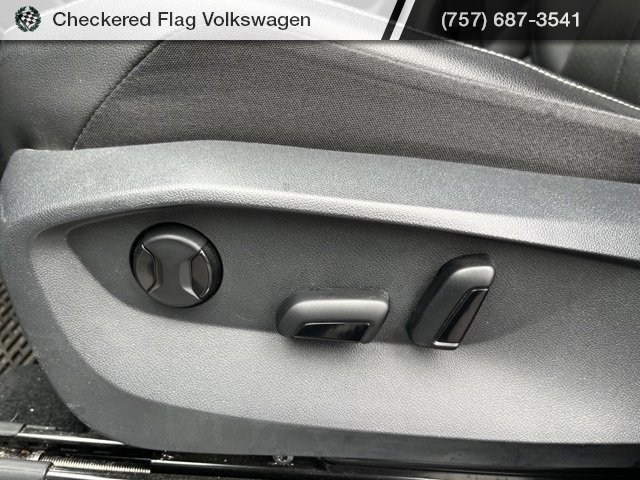 Used 2022 Volkswagen Tiguan SE R-Line image 22