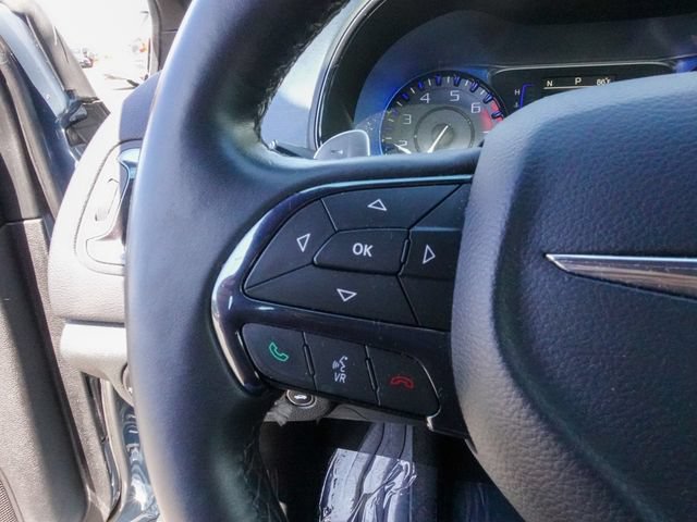 Used 2015 Chrysler 200 S FWD image 13