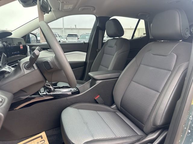 Used 2025 Chevrolet Trax LT image 14