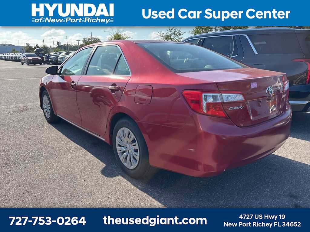 Used 2012 Toyota Camry LE FWD image 2