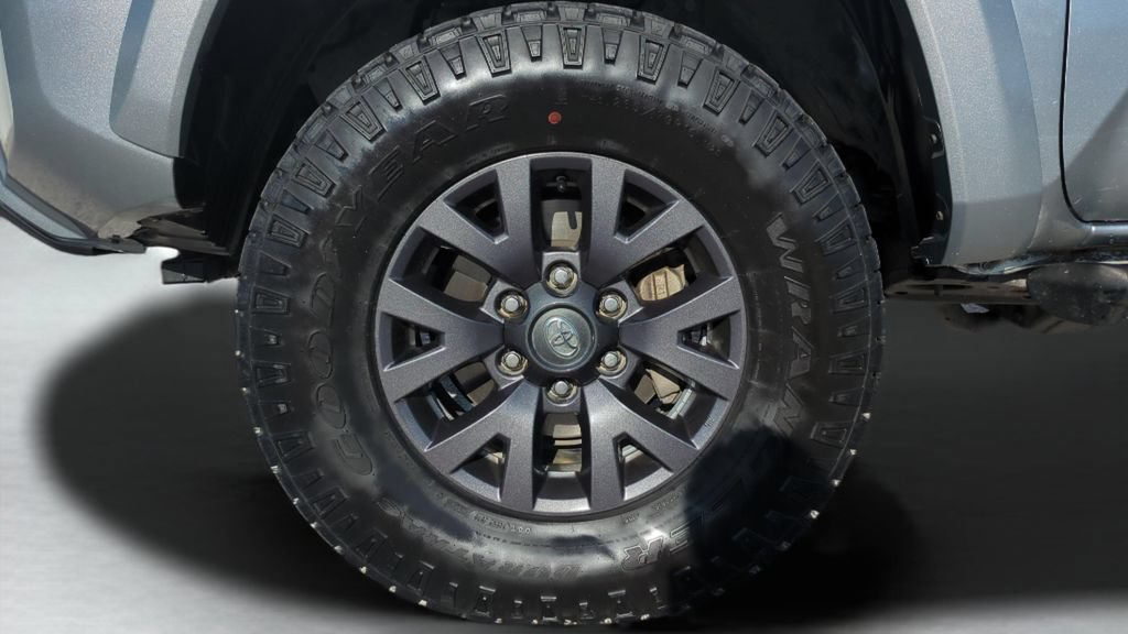 Used 2023 Toyota Tacoma SR5 AWD/4WD image 26