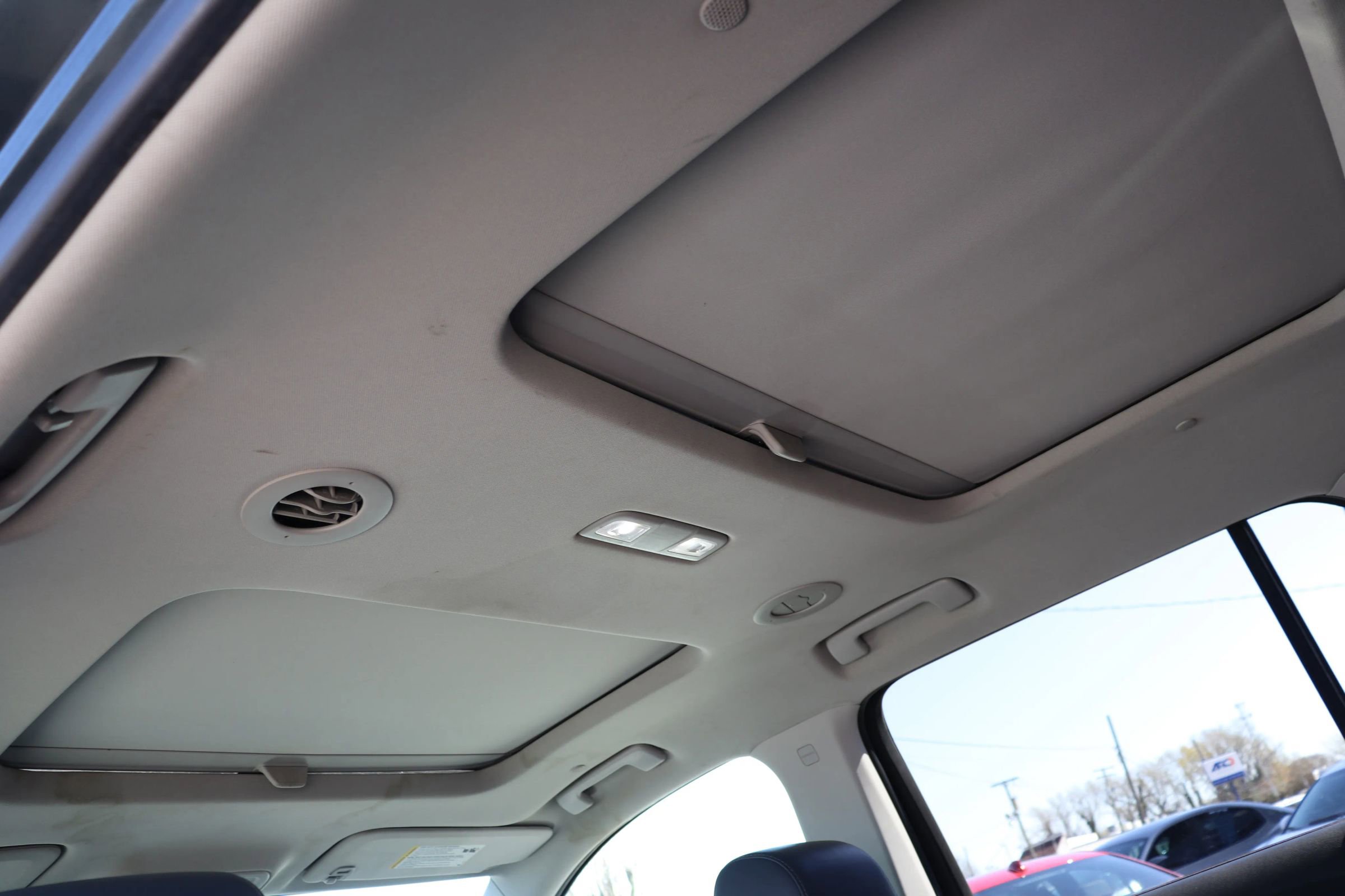 Used 2018 Chevrolet Traverse LT image 10