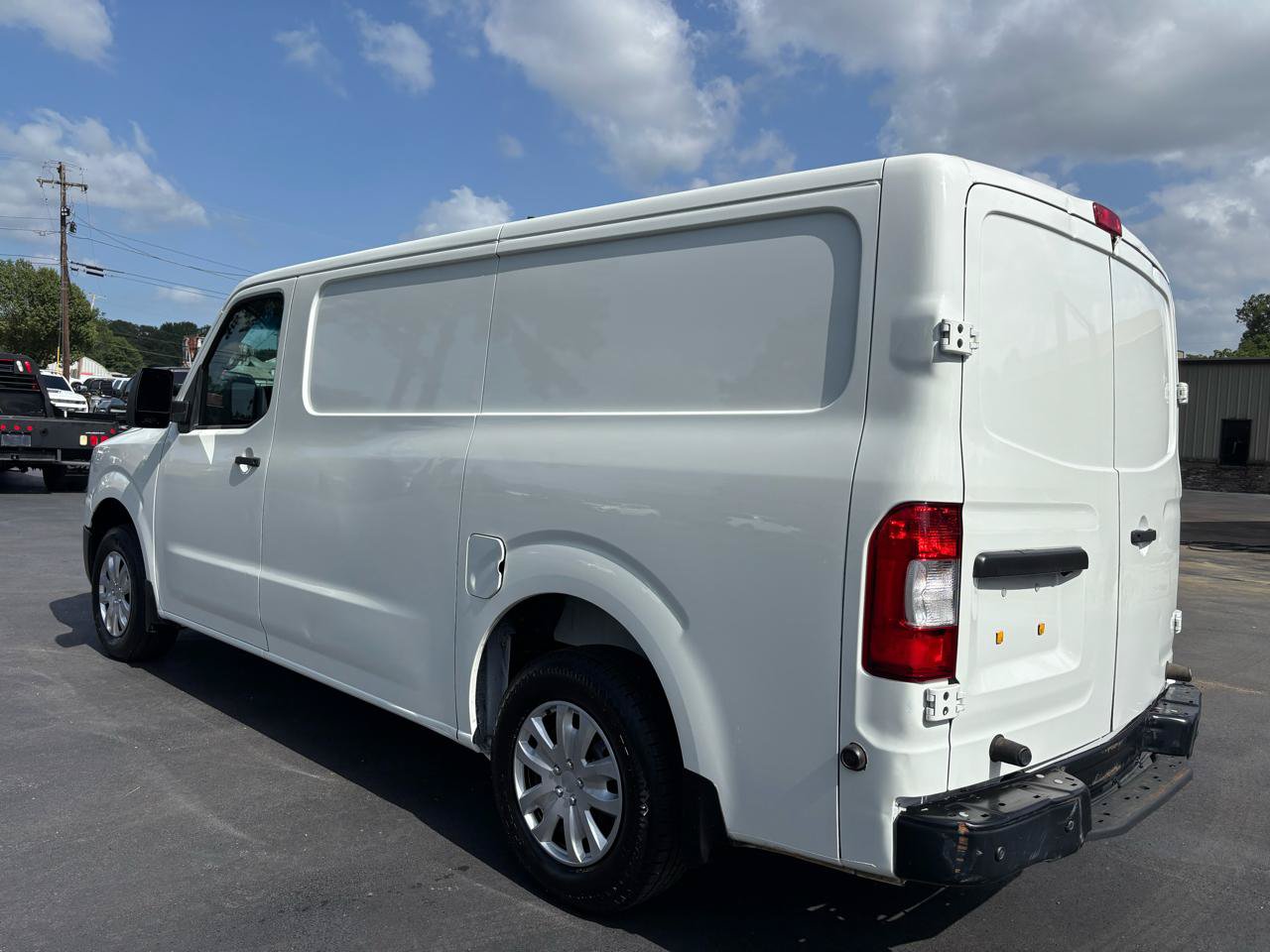 Used 2020 Nissan NV 2500 SV RWD image 2