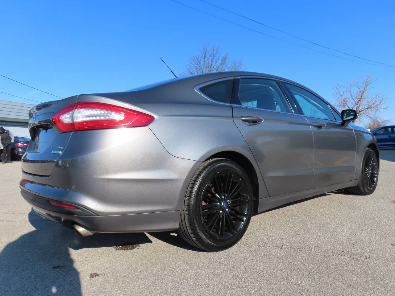 Used 2014 Ford Fusion SE w/ Equipment Group 202A image 22