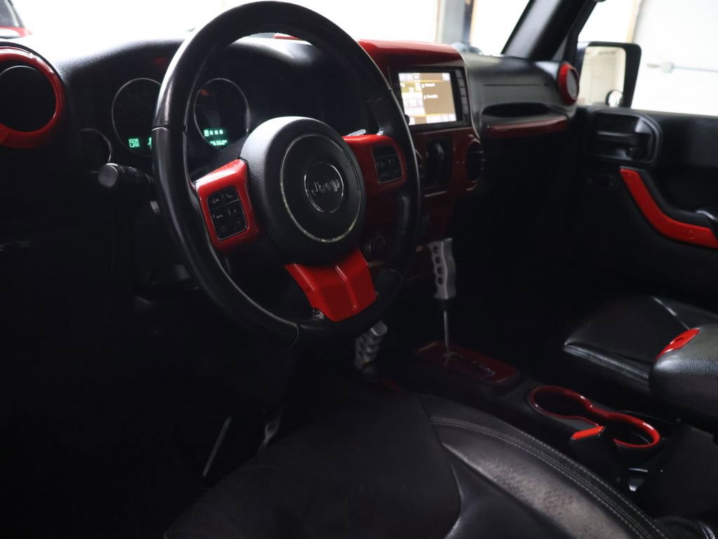 Used 2018 Jeep Wrangler Unlimited Rubicon w/ Connectivity Group image 18