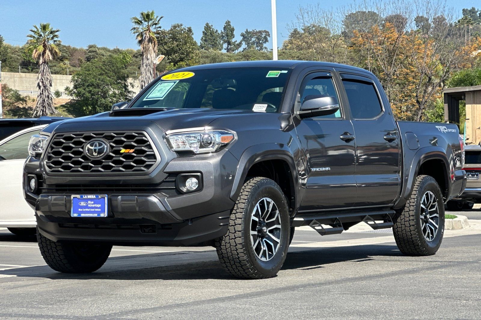 Used 2021 Toyota Tacoma TRD Sport w/ Technology Package image 7