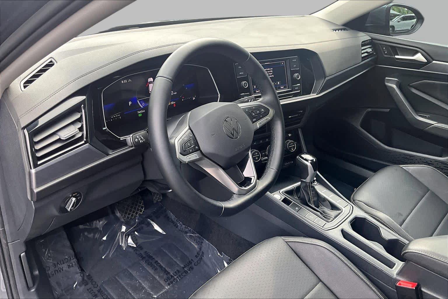 Used 2023 Volkswagen Jetta SE w/ Panoramic Sunroof Package FWD image 18