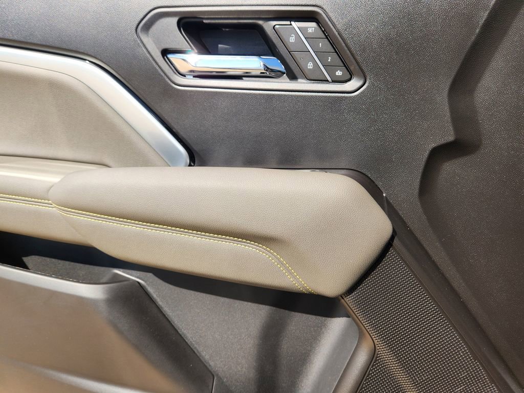 New 2026 Chevrolet Colorado ZR2 AWD/4WD image 16
