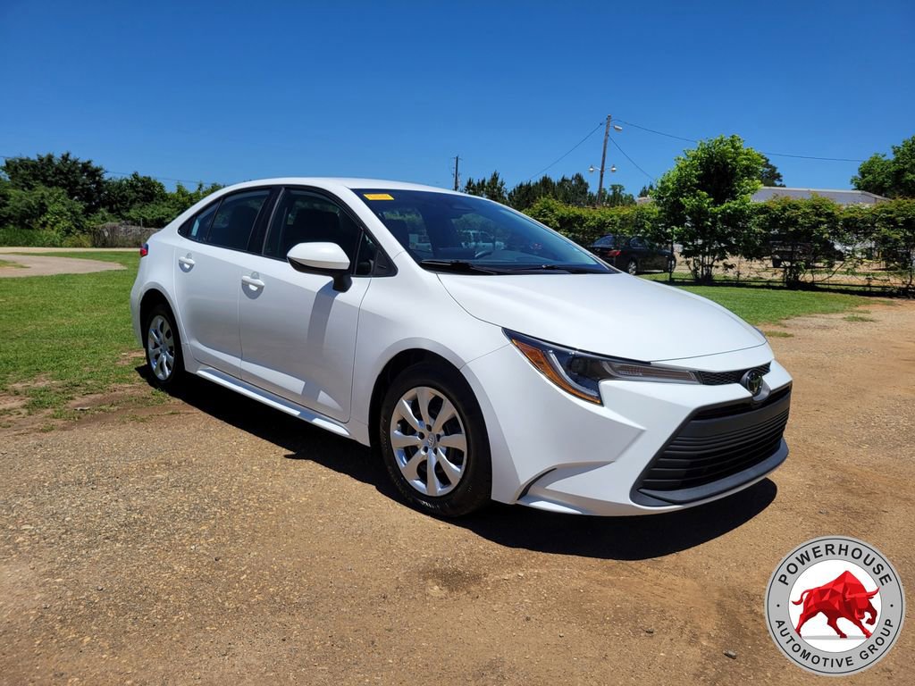 Used 2023 Toyota Corolla LE FWD image 9