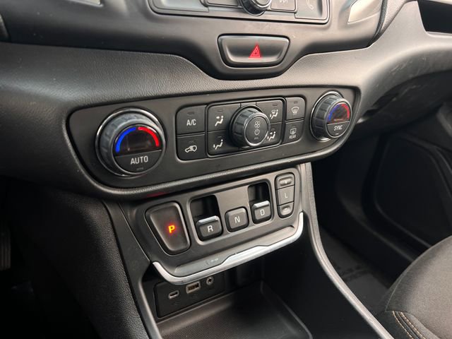 Used 2020 GMC Terrain SLE w/ Driver Convenience Package image 27