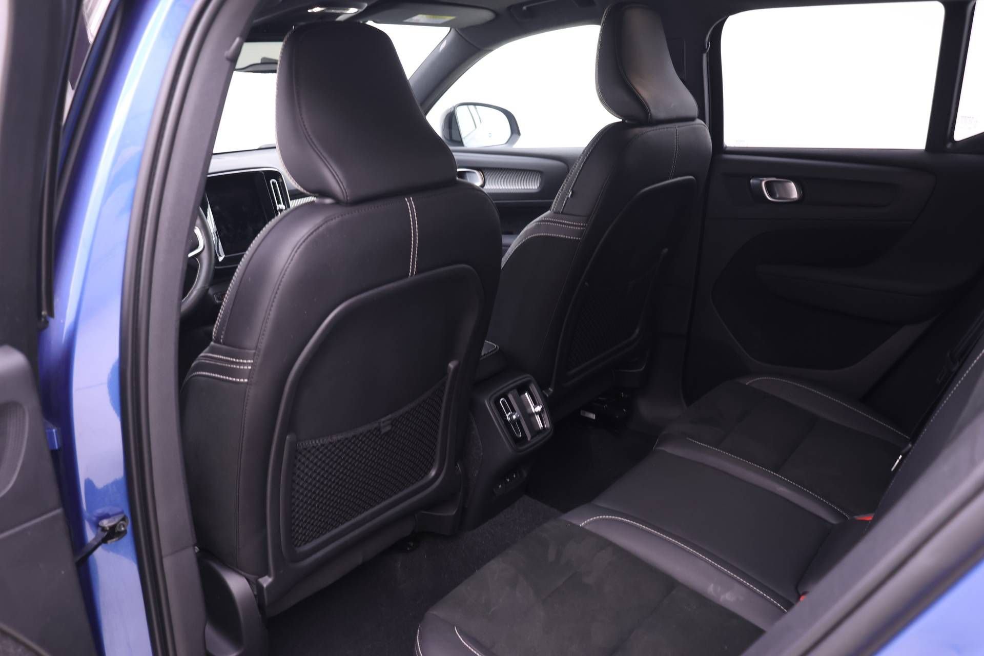 Used 2021 Volvo XC40 T5 R-Design w/ Climate Package AWD/4WD image 14