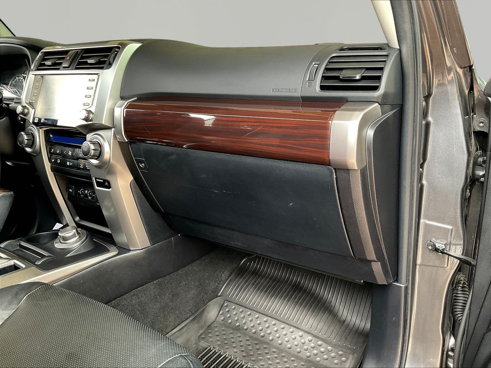 Used 2020 Toyota 4Runner Limited AWD/4WD image 26