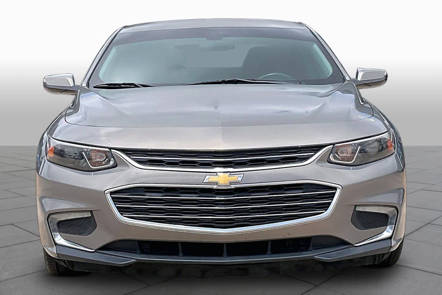 Used 2017 Chevrolet Malibu LT FWD image 5