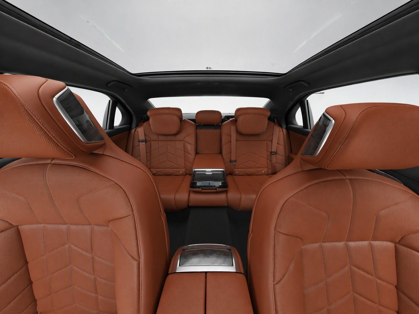 Used 2024 BMW i7 xDrive60 w/ Premium Package RWD image 14
