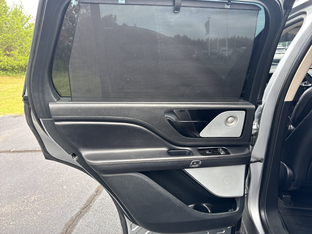 Used 2021 Lincoln Aviator Grand Touring w/ Equipment Group 301A AWD/4WD image 12