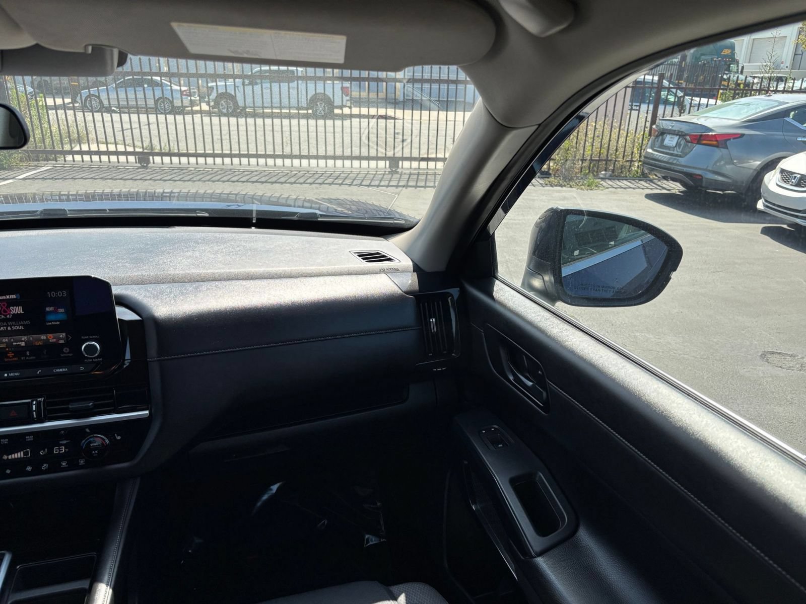Used 2025 Nissan Pathfinder SV AWD/4WD image 33