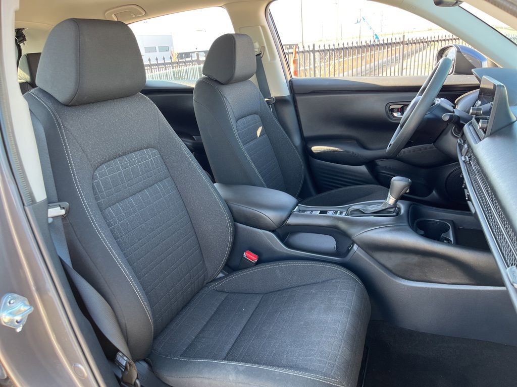 Certified 2025 Honda HR-V LX image 26